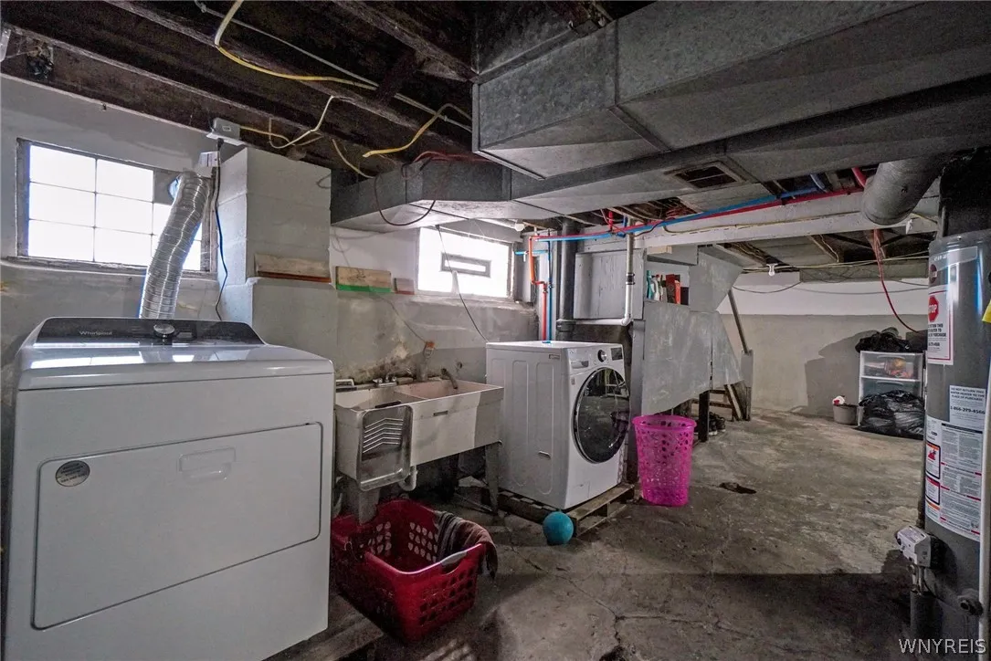 602 Hopkins Street, Buffalo, New York 14220, Buffalo, New York 14220, 3 Bedrooms Bedrooms, 6 Rooms Rooms,1 BathroomBathrooms,Residential,For Sale,602 Hopkins Street, Buffalo, New York 14220,0,B1673860