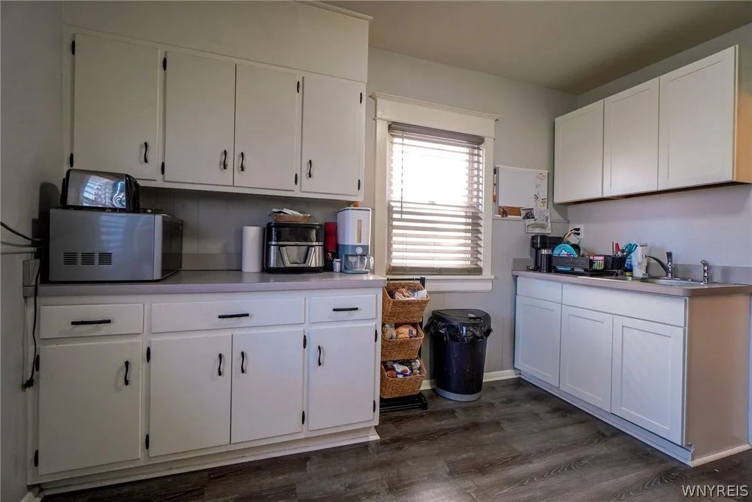 602 Hopkins Street, Buffalo, New York 14220, Buffalo, New York 14220, 3 Bedrooms Bedrooms, 6 Rooms Rooms,1 BathroomBathrooms,Residential,For Sale,602 Hopkins Street, Buffalo, New York 14220,0,B1673860