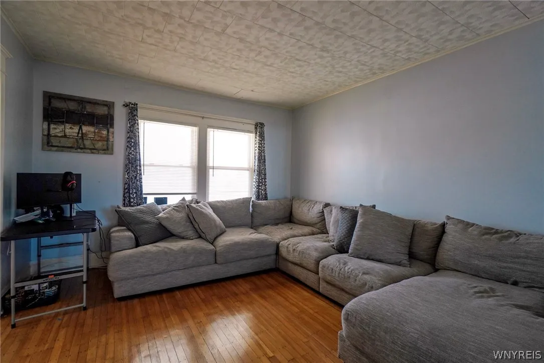 602 Hopkins Street, Buffalo, New York 14220, Buffalo, New York 14220, 3 Bedrooms Bedrooms, 6 Rooms Rooms,1 BathroomBathrooms,Residential,For Sale,602 Hopkins Street, Buffalo, New York 14220,0,B1673860