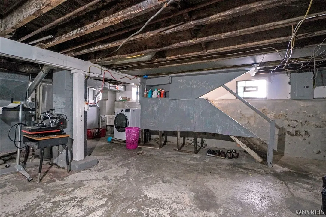 602 Hopkins Street, Buffalo, New York 14220, Buffalo, New York 14220, 3 Bedrooms Bedrooms, 6 Rooms Rooms,1 BathroomBathrooms,Residential,For Sale,602 Hopkins Street, Buffalo, New York 14220,0,B1673860