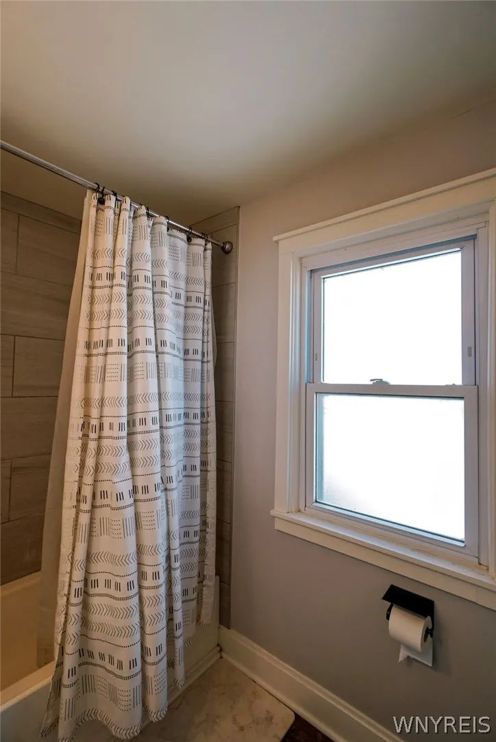 602 Hopkins Street, Buffalo, New York 14220, Buffalo, New York 14220, 3 Bedrooms Bedrooms, 6 Rooms Rooms,1 BathroomBathrooms,Residential,For Sale,602 Hopkins Street, Buffalo, New York 14220,0,B1673860