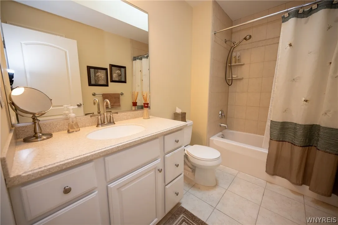 71 Rubino Court, Amherst, New York 14221, Amherst, New York 14221, 3 Bedrooms Bedrooms, 11 Rooms Rooms,2 BathroomsBathrooms,Residential,For Sale,71 Rubino Court, Amherst, New York 14221,0,B1672876