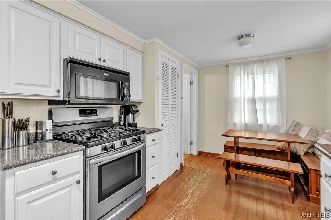 8525 Sunset Drive, Clarence, New York 14221, Clarence, New York 14221, 3 Bedrooms Bedrooms, 9 Rooms Rooms,2 BathroomsBathrooms,Residential,For Sale,8525 Sunset Drive, Clarence, New York 14221,0,B1671937