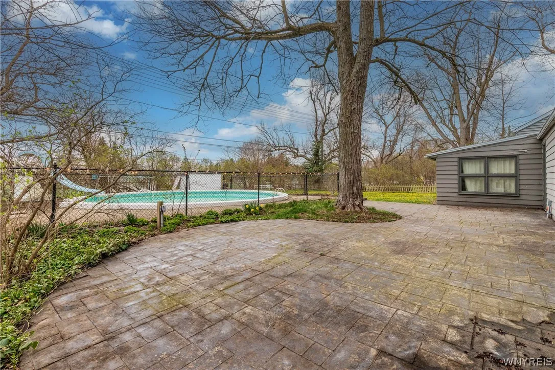 8525 Sunset Drive, Clarence, New York 14221, Clarence, New York 14221, 3 Bedrooms Bedrooms, 9 Rooms Rooms,2 BathroomsBathrooms,Residential,For Sale,8525 Sunset Drive, Clarence, New York 14221,0,B1671937