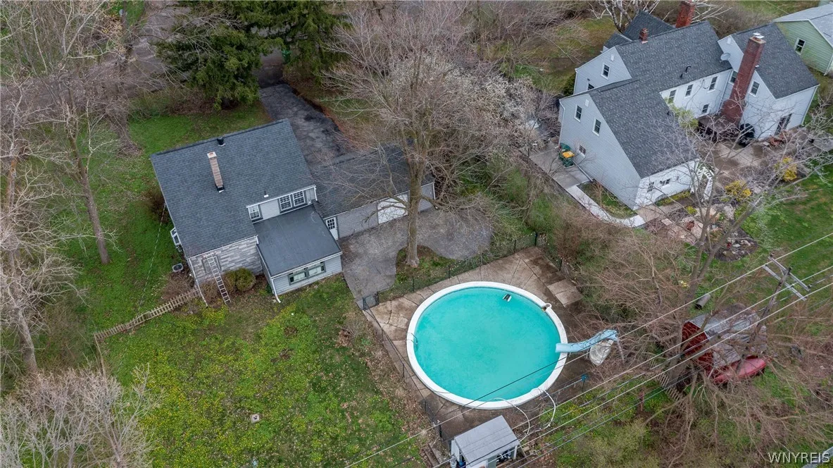 8525 Sunset Drive, Clarence, New York 14221, Clarence, New York 14221, 3 Bedrooms Bedrooms, 9 Rooms Rooms,2 BathroomsBathrooms,Residential,For Sale,8525 Sunset Drive, Clarence, New York 14221,0,B1671937