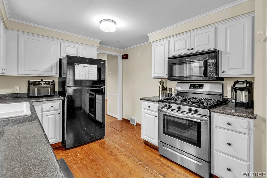 8525 Sunset Drive, Clarence, New York 14221, Clarence, New York 14221, 3 Bedrooms Bedrooms, 9 Rooms Rooms,2 BathroomsBathrooms,Residential,For Sale,8525 Sunset Drive, Clarence, New York 14221,0,B1671937