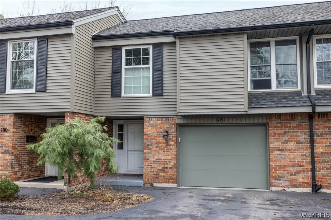 98 Bridle, Orchard Park, New York 14127, Orchard Park, New York 14127, 2 Bedrooms Bedrooms, 6 Rooms Rooms,1 BathroomBathrooms,Residential,Closed,98 Bridle, Orchard Park, New York 14127,0,B1673328
