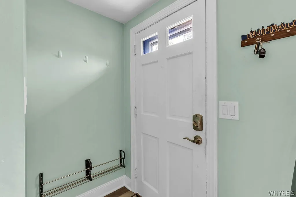 Front Hall Entry