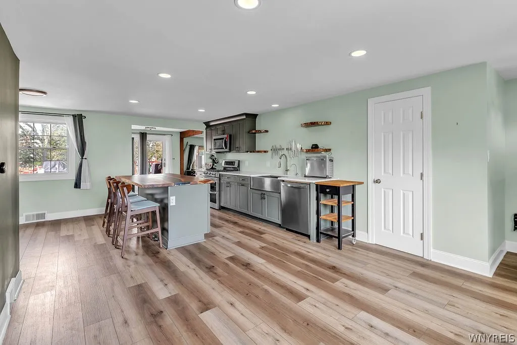 30 Errington Terrace, Orchard Park, New York 14127, Orchard Park, New York 14127, 3 Bedrooms Bedrooms, 6 Rooms Rooms,1 BathroomBathrooms,Residential,For Sale,30 Errington Terrace, Orchard Park, New York 14127,0,B1673343