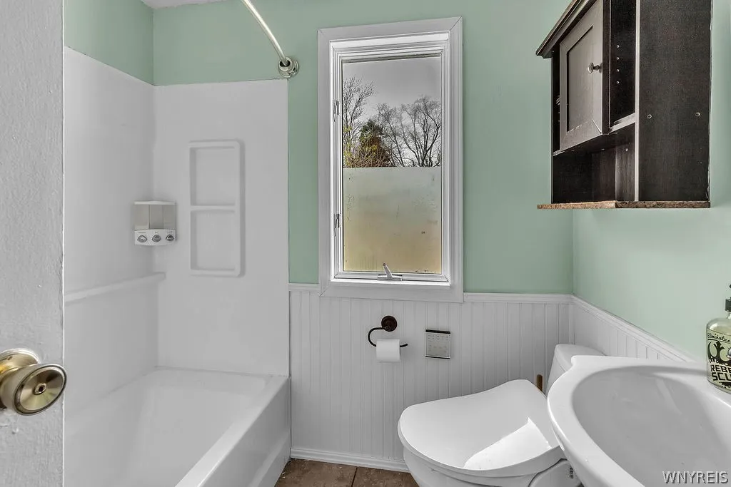 Full Bath with Bidet Toilet