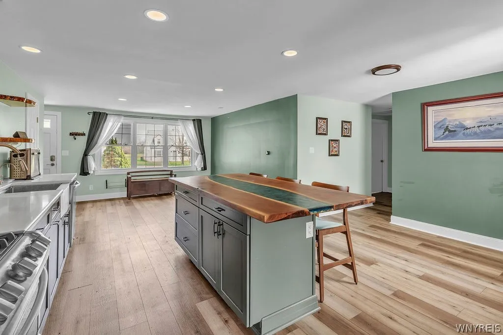 30 Errington Terrace, Orchard Park, New York 14127, Orchard Park, New York 14127, 3 Bedrooms Bedrooms, 6 Rooms Rooms,1 BathroomBathrooms,Residential,For Sale,30 Errington Terrace, Orchard Park, New York 14127,0,B1673343