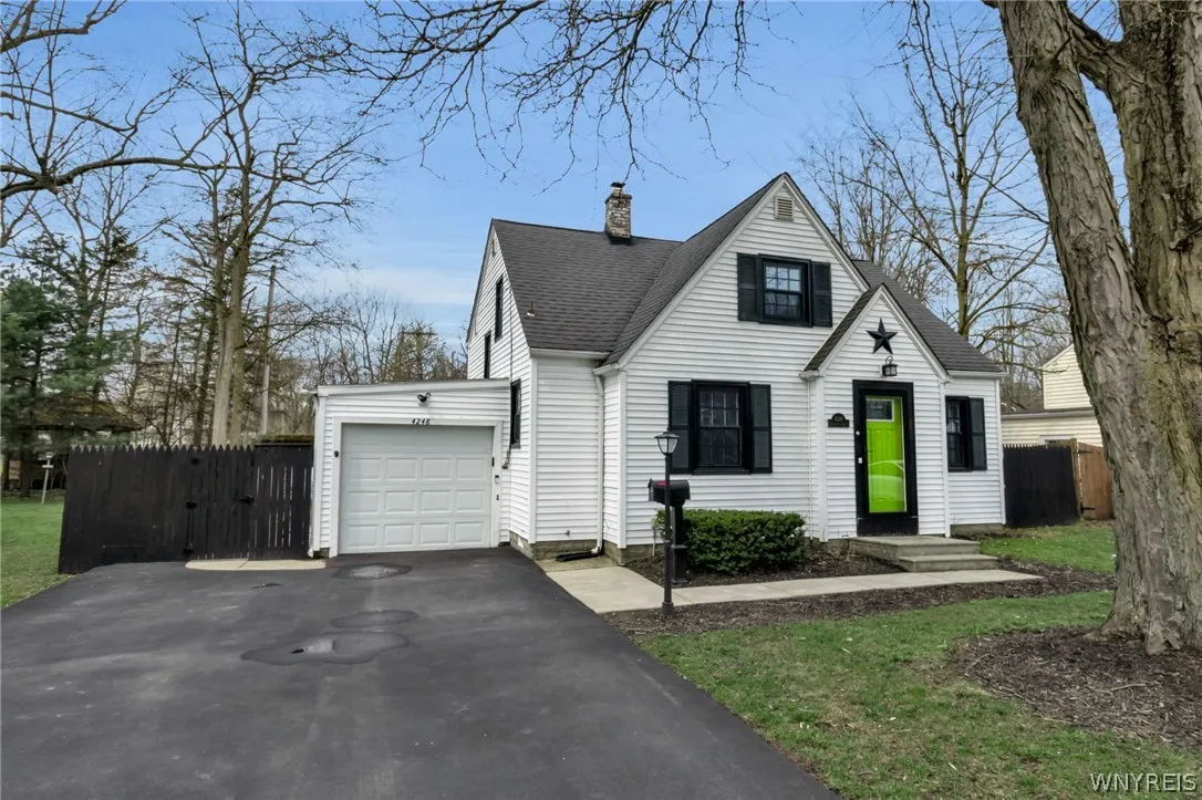4248 Connection Dr, Clarence, New York 14221, Clarence, New York 14221, 3 Bedrooms Bedrooms, 6 Rooms Rooms,2 BathroomsBathrooms,Residential,Closed,4248 Connection Dr, Clarence, New York 14221,0,B1673932