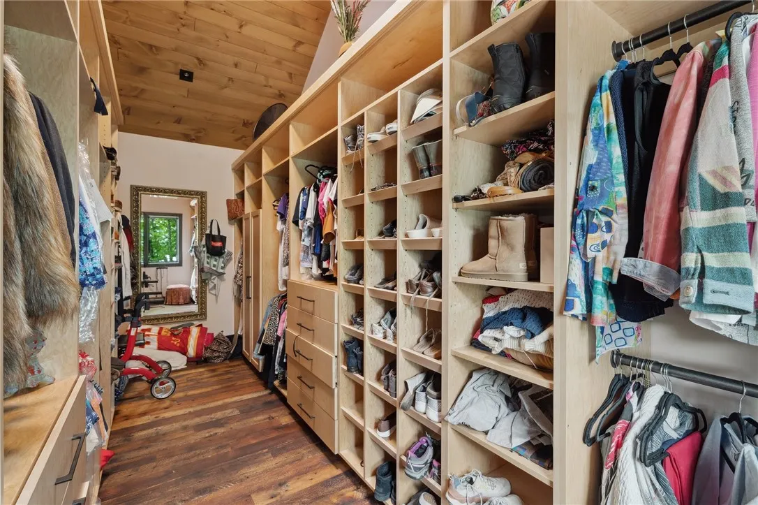 4924 Basswood Road, Starkey, New York 14837, Starkey, New York 14837, 5 Bedrooms Bedrooms, 13 Rooms Rooms,4 BathroomsBathrooms,Residential,For Sale,4924 Basswood Road, Starkey, New York 14837,0,R1674061