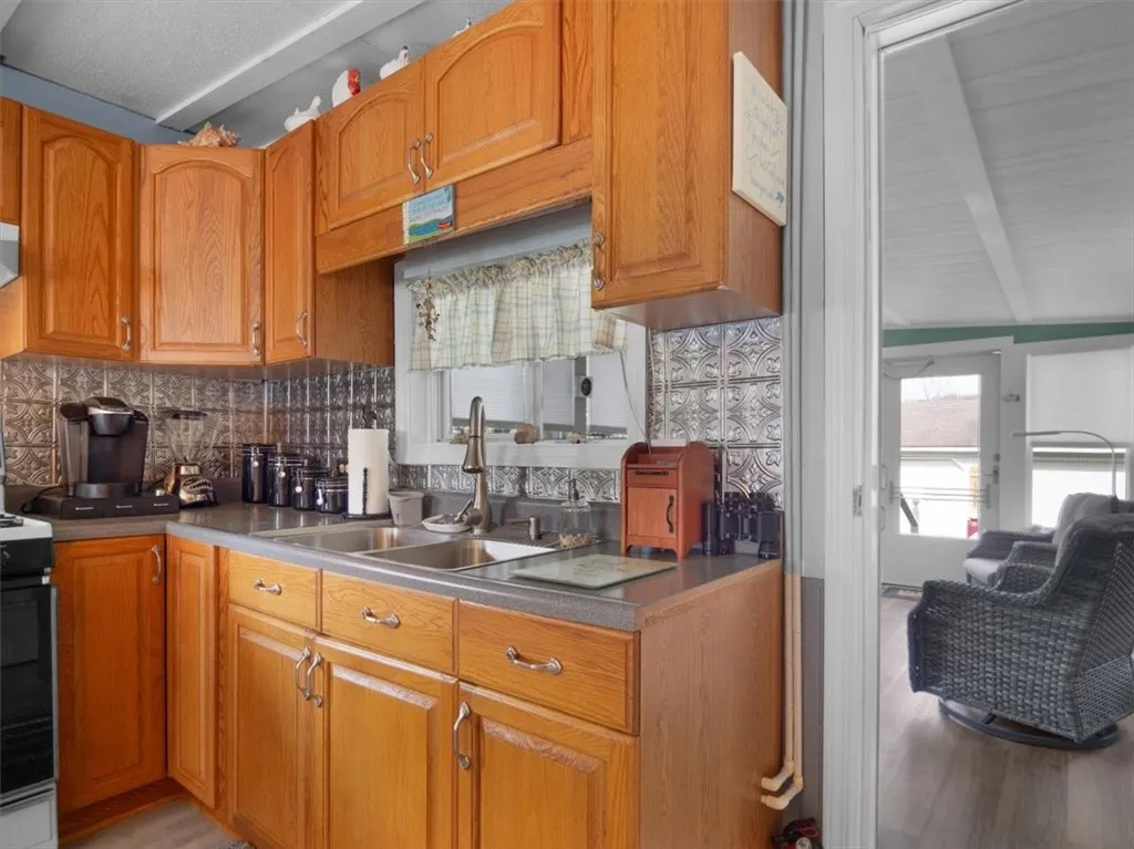 10340 Oregon Avenue, Wolcott, New York 14590, Wolcott, New York 14590, 2 Bedroom Bedrooms, 2 Room Rooms,1 BathroomBathrooms,Residential,For Sale,10340 Oregon Avenue, Wolcott, New York 14590,0,R1673544
