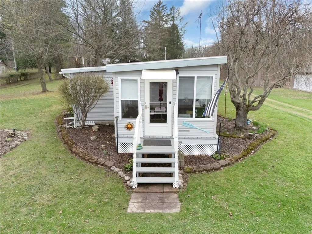10340 Oregon Avenue, Wolcott, New York 14590, Wolcott, New York 14590, 2 Bedroom Bedrooms, 2 Room Rooms,1 BathroomBathrooms,Residential,For Sale,10340 Oregon Avenue, Wolcott, New York 14590,0,R1673544