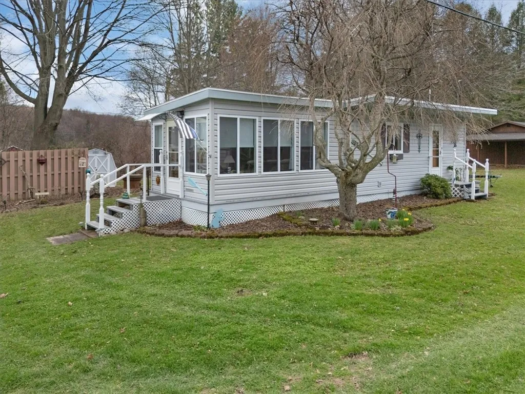 10340 Oregon Avenue, Wolcott, New York 14590, Wolcott, New York 14590, 2 Bedroom Bedrooms, 2 Room Rooms,1 BathroomBathrooms,Residential,For Sale,10340 Oregon Avenue, Wolcott, New York 14590,0,R1673544