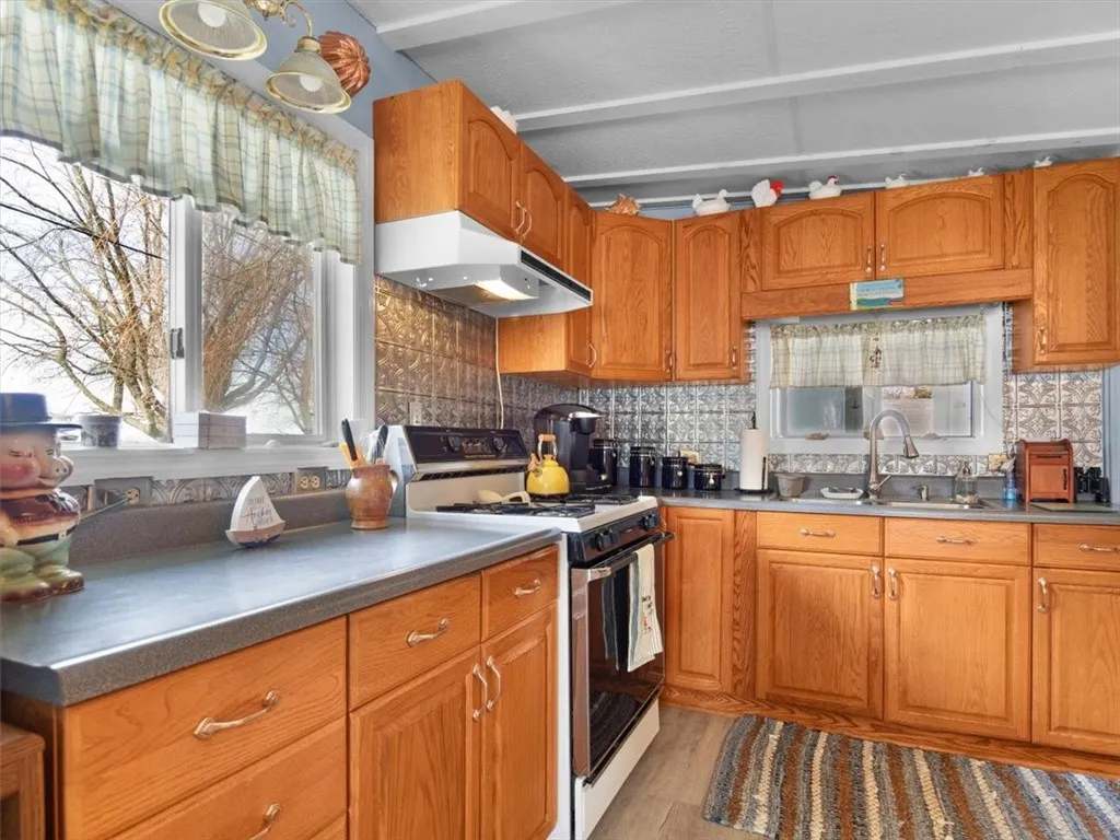 10340 Oregon Avenue, Wolcott, New York 14590, Wolcott, New York 14590, 2 Bedroom Bedrooms, 2 Room Rooms,1 BathroomBathrooms,Residential,For Sale,10340 Oregon Avenue, Wolcott, New York 14590,0,R1673544