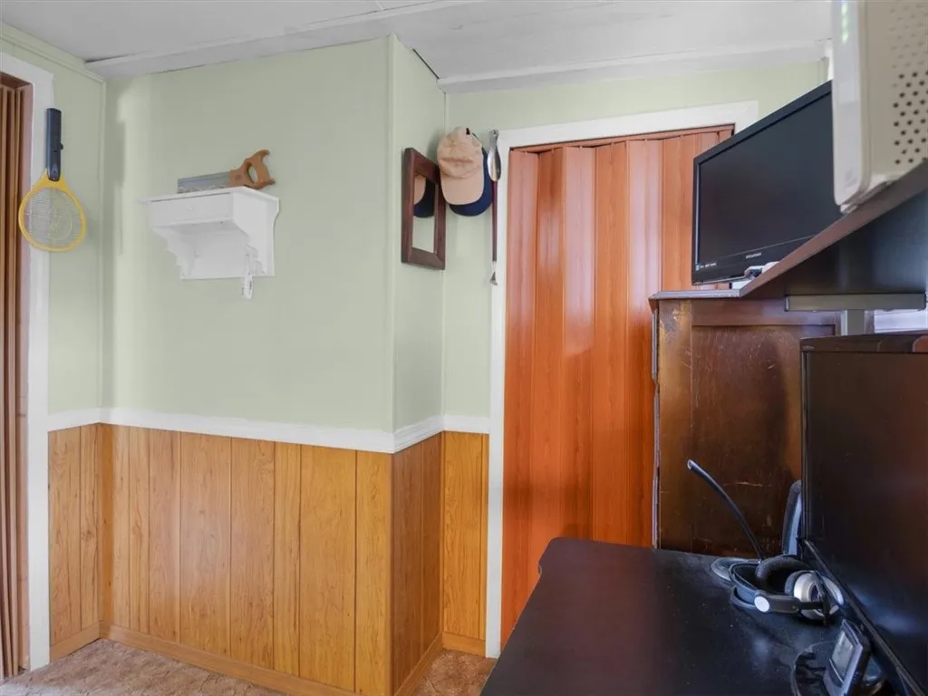 10340 Oregon Avenue, Wolcott, New York 14590, Wolcott, New York 14590, 2 Bedroom Bedrooms, 2 Room Rooms,1 BathroomBathrooms,Residential,For Sale,10340 Oregon Avenue, Wolcott, New York 14590,0,R1673544