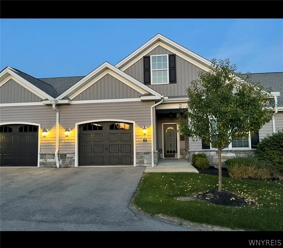 5281 Chestnut Ridge, Orchard Park, New York 14127, Orchard Park, New York 14127, 2 Bedrooms Bedrooms, 4 Rooms Rooms,2 BathroomsBathrooms,Residential Lease,For Rent,5281 Chestnut Ridge, Orchard Park, New York 14127,0,B1674151