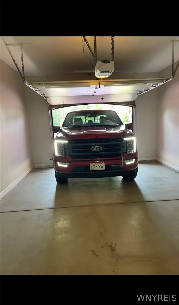 5281 Chestnut Ridge, Orchard Park, New York 14127, Orchard Park, New York 14127, 2 Bedrooms Bedrooms, 4 Rooms Rooms,2 BathroomsBathrooms,Residential Lease,For Rent,5281 Chestnut Ridge, Orchard Park, New York 14127,0,B1674151