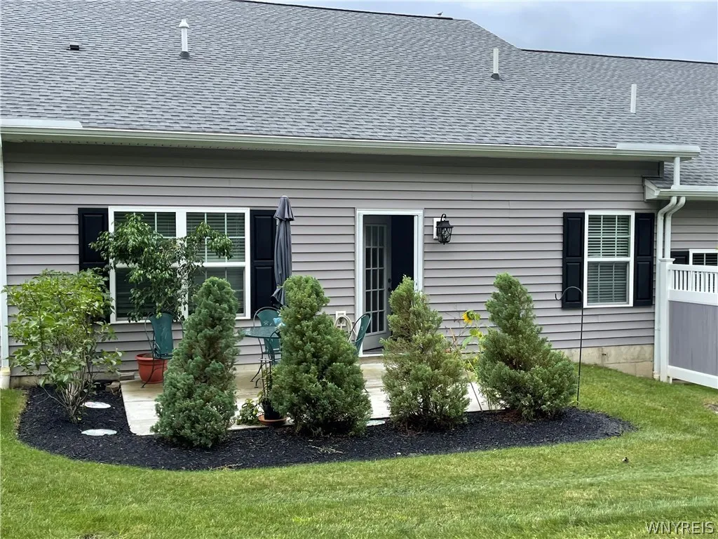 5281 Chestnut Ridge, Orchard Park, New York 14127, Orchard Park, New York 14127, 2 Bedrooms Bedrooms, 4 Rooms Rooms,2 BathroomsBathrooms,Residential Lease,For Rent,5281 Chestnut Ridge, Orchard Park, New York 14127,0,B1674151