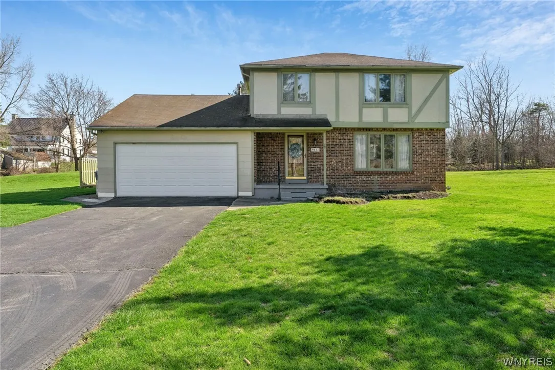 9033 Greiner Road, Clarence, New York 14031, Clarence, New York 14031, 3 Bedrooms Bedrooms, 8 Rooms Rooms,1 BathroomBathrooms,Residential,Closed,9033 Greiner Road, Clarence, New York 14031,0,B1672327