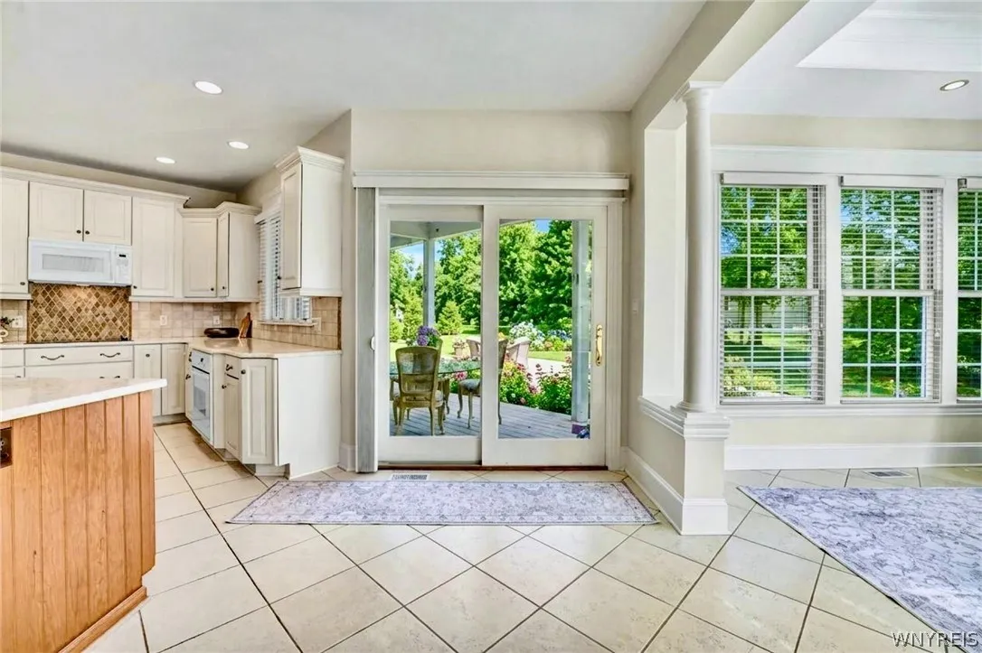 35 Birdsong Parkway, Orchard Park, New York 14127, Orchard Park, New York 14127, 4 Bedrooms Bedrooms, 10 Rooms Rooms,3 BathroomsBathrooms,Residential,For Sale,35 Birdsong Parkway, Orchard Park, New York 14127,0,B1673669