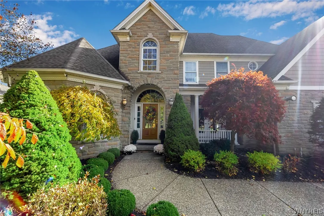 35 Birdsong Parkway, Orchard Park, New York 14127, Orchard Park, New York 14127, 4 Bedrooms Bedrooms, 10 Rooms Rooms,3 BathroomsBathrooms,Residential,For Sale,35 Birdsong Parkway, Orchard Park, New York 14127,0,B1673669