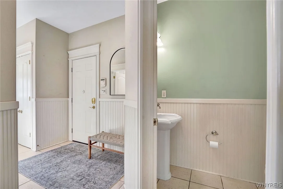 35 Birdsong Parkway, Orchard Park, New York 14127, Orchard Park, New York 14127, 4 Bedrooms Bedrooms, 10 Rooms Rooms,3 BathroomsBathrooms,Residential,For Sale,35 Birdsong Parkway, Orchard Park, New York 14127,0,B1673669