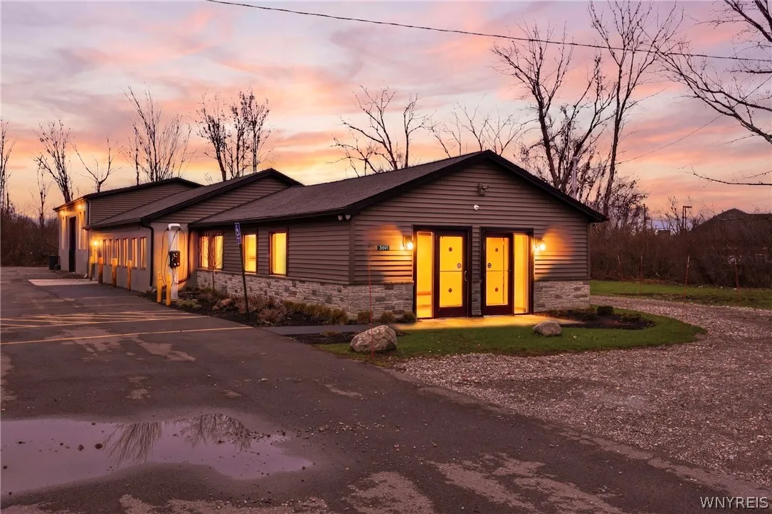 3691 Southwestern Boulevard, Orchard Park, New Yor, Orchard Park, New York 14127, ,Commercial Lease,For Rent,3691 Southwestern Boulevard, Orchard Park, New Yor,0,B1674365