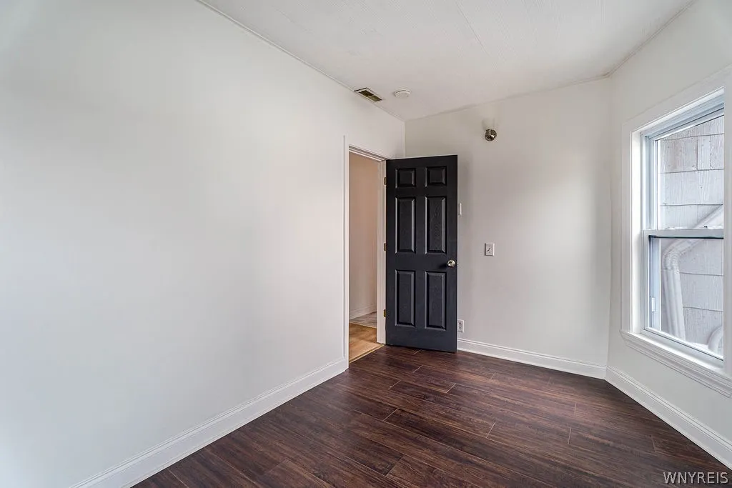 796 Tonawanda Street, Buffalo, New York 14207, Buffalo, New York 14207, 7 Room Rooms,Commercial Sale,For Sale,796 Tonawanda Street, Buffalo, New York 14207,0,B1673842