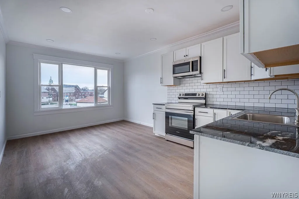796 Tonawanda Street, Buffalo, New York 14207, Buffalo, New York 14207, 7 Room Rooms,Commercial Sale,For Sale,796 Tonawanda Street, Buffalo, New York 14207,0,B1673842