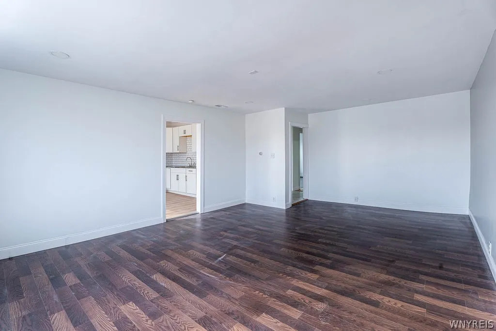 796 Tonawanda Street, Buffalo, New York 14207, Buffalo, New York 14207, 7 Room Rooms,Commercial Sale,For Sale,796 Tonawanda Street, Buffalo, New York 14207,0,B1673842