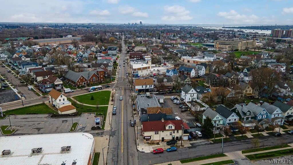 796 Tonawanda Street, Buffalo, New York 14207, Buffalo, New York 14207, 7 Room Rooms,Commercial Sale,For Sale,796 Tonawanda Street, Buffalo, New York 14207,0,B1673842
