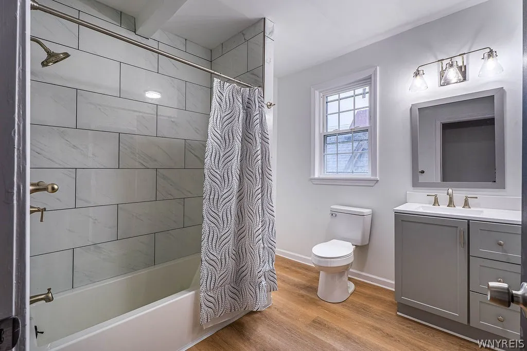 796 Tonawanda Street, Buffalo, New York 14207, Buffalo, New York 14207, 7 Room Rooms,Commercial Sale,For Sale,796 Tonawanda Street, Buffalo, New York 14207,0,B1673842