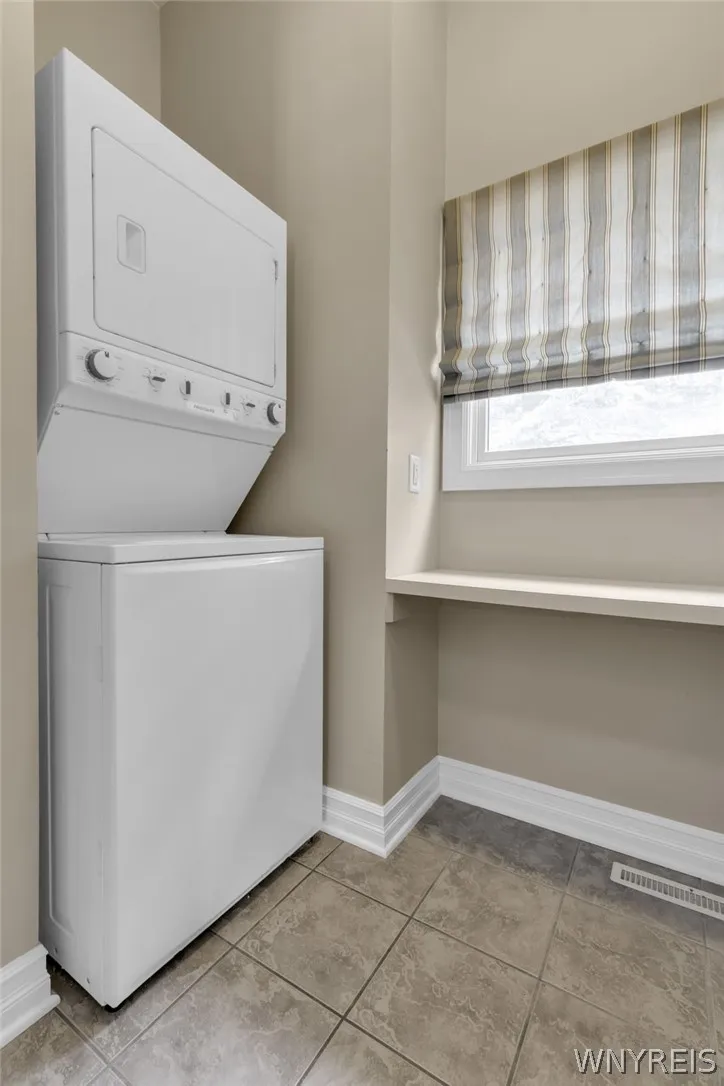 15 Brookshire Court, Amherst, New York 14051, Amherst, New York 14051, 3 Bedrooms Bedrooms, 7 Rooms Rooms,2 BathroomsBathrooms,Residential,For Sale,15 Brookshire Court, Amherst, New York 14051,0,B1674608