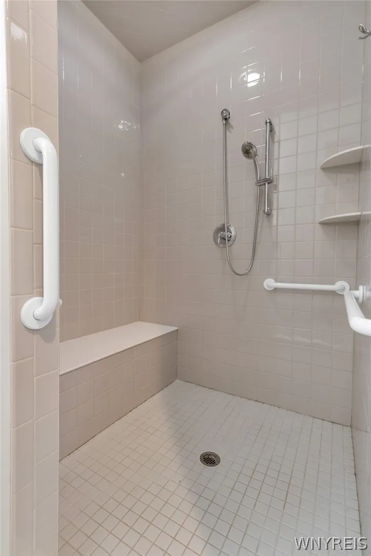 15 Brookshire Court, Amherst, New York 14051, Amherst, New York 14051, 3 Bedrooms Bedrooms, 7 Rooms Rooms,2 BathroomsBathrooms,Residential,For Sale,15 Brookshire Court, Amherst, New York 14051,0,B1674608