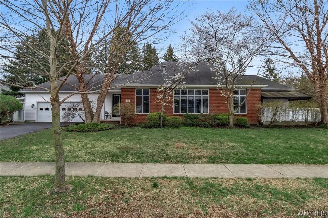 15 Brookshire Court, Amherst, New York 14051, Amherst, New York 14051, 3 Bedrooms Bedrooms, 7 Rooms Rooms,2 BathroomsBathrooms,Residential,For Sale,15 Brookshire Court, Amherst, New York 14051,0,B1674608