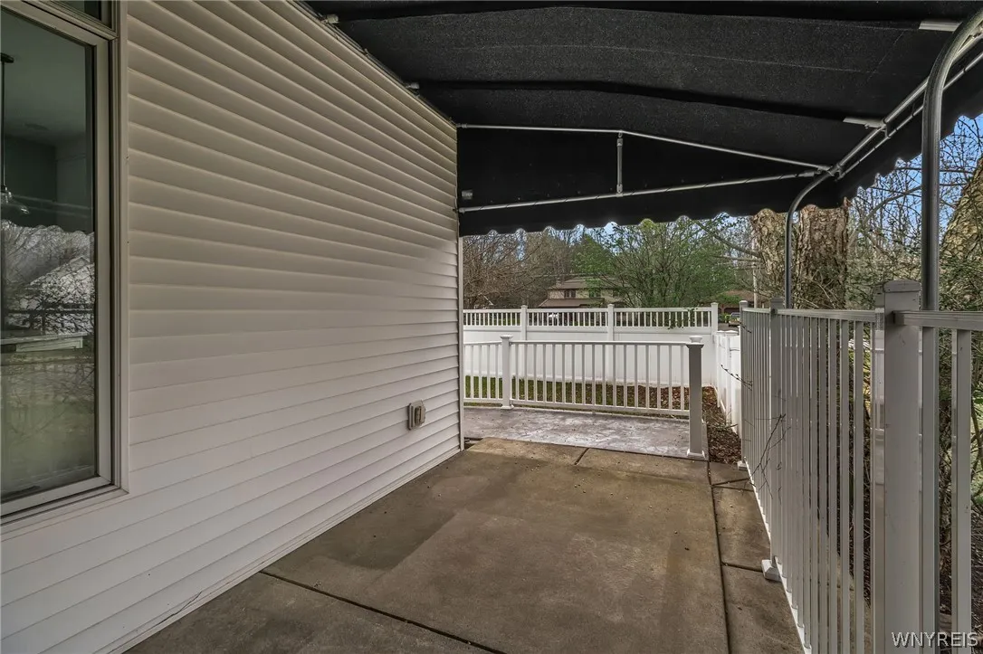 15 Brookshire Court, Amherst, New York 14051, Amherst, New York 14051, 3 Bedrooms Bedrooms, 7 Rooms Rooms,2 BathroomsBathrooms,Residential,For Sale,15 Brookshire Court, Amherst, New York 14051,0,B1674608