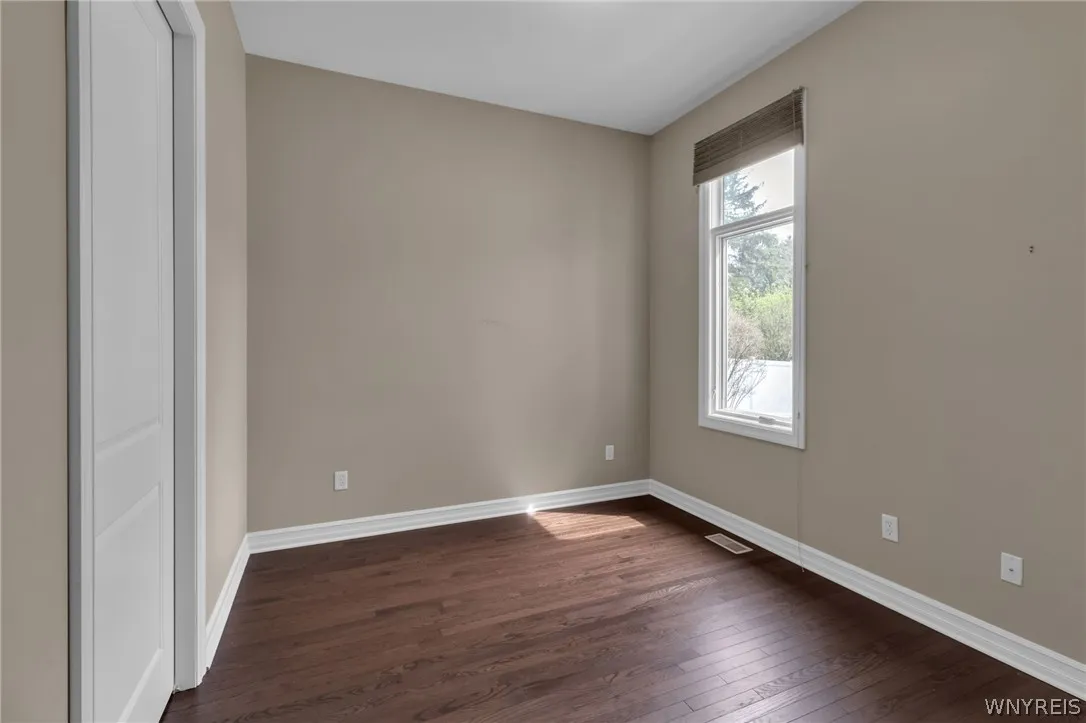 15 Brookshire Court, Amherst, New York 14051, Amherst, New York 14051, 3 Bedrooms Bedrooms, 7 Rooms Rooms,2 BathroomsBathrooms,Residential,For Sale,15 Brookshire Court, Amherst, New York 14051,0,B1674608