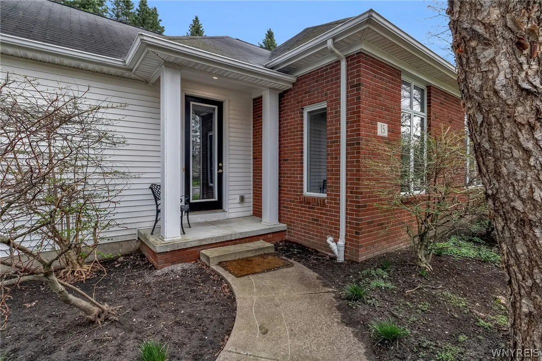15 Brookshire Court, Amherst, New York 14051, Amherst, New York 14051, 3 Bedrooms Bedrooms, 7 Rooms Rooms,2 BathroomsBathrooms,Residential,For Sale,15 Brookshire Court, Amherst, New York 14051,0,B1674608