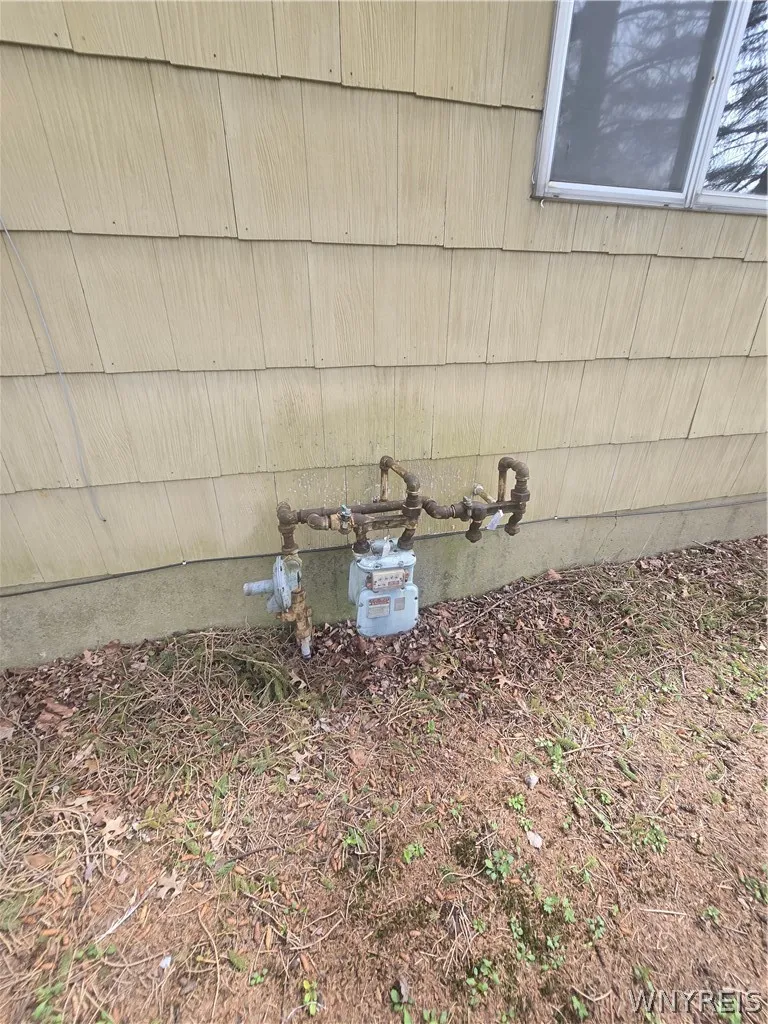 5741 Berg Road, Orchard Park, New York 14218, Orchard Park, New York 14218, 6 Bedrooms Bedrooms, ,2 BathroomsBathrooms,Residential,For Sale,5741 Berg Road, Orchard Park, New York 14218,0,B1674687