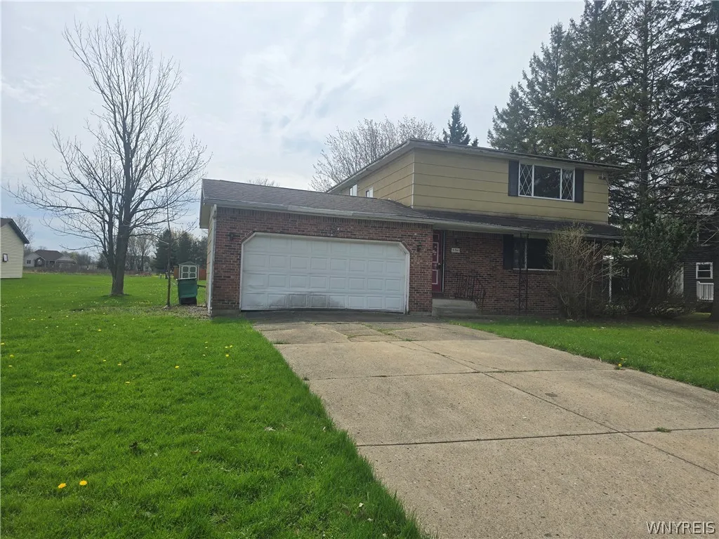 5741 Berg Road, Orchard Park, New York 14218, Orchard Park, New York 14218, 6 Bedrooms Bedrooms, ,2 BathroomsBathrooms,Residential,For Sale,5741 Berg Road, Orchard Park, New York 14218,0,B1674687