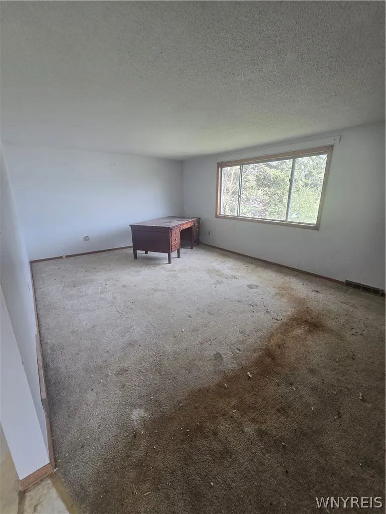 5741 Berg Road, Orchard Park, New York 14218, Orchard Park, New York 14218, 6 Bedrooms Bedrooms, ,2 BathroomsBathrooms,Residential,For Sale,5741 Berg Road, Orchard Park, New York 14218,0,B1674687
