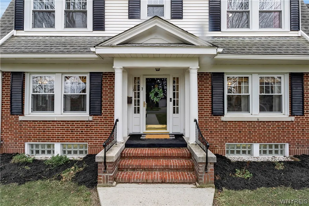 7 Harvard Place, Orchard Park, New York 14127, Orchard Park, New York 14127, 4 Bedrooms Bedrooms, 12 Rooms Rooms,2 BathroomsBathrooms,Residential,For Sale,7 Harvard Place, Orchard Park, New York 14127,0,B1674803