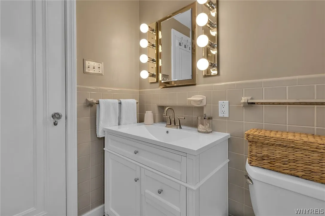 7 Harvard Place, Orchard Park, New York 14127, Orchard Park, New York 14127, 4 Bedrooms Bedrooms, 12 Rooms Rooms,2 BathroomsBathrooms,Residential,For Sale,7 Harvard Place, Orchard Park, New York 14127,0,B1674803