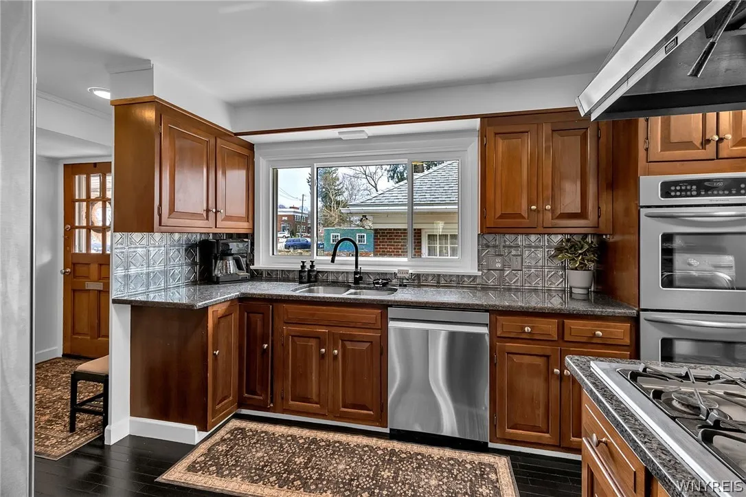 7 Harvard Place, Orchard Park, New York 14127, Orchard Park, New York 14127, 4 Bedrooms Bedrooms, 12 Rooms Rooms,2 BathroomsBathrooms,Residential,For Sale,7 Harvard Place, Orchard Park, New York 14127,0,B1674803