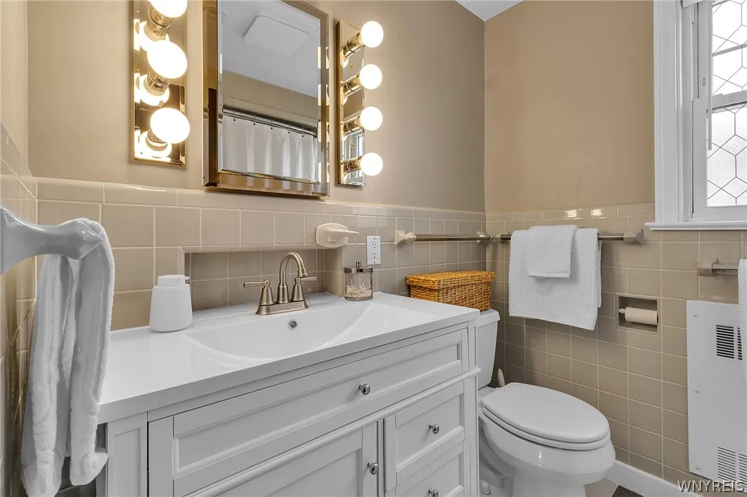 7 Harvard Place, Orchard Park, New York 14127, Orchard Park, New York 14127, 4 Bedrooms Bedrooms, 12 Rooms Rooms,2 BathroomsBathrooms,Residential,For Sale,7 Harvard Place, Orchard Park, New York 14127,0,B1674803