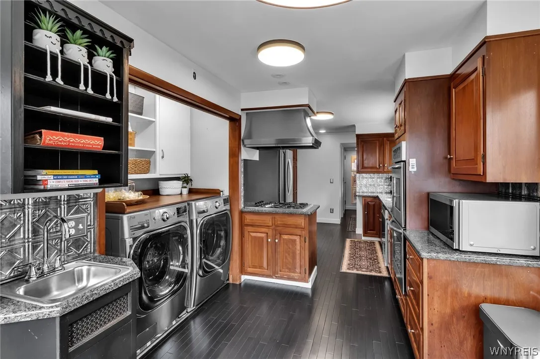 7 Harvard Place, Orchard Park, New York 14127, Orchard Park, New York 14127, 4 Bedrooms Bedrooms, 12 Rooms Rooms,2 BathroomsBathrooms,Residential,For Sale,7 Harvard Place, Orchard Park, New York 14127,0,B1674803