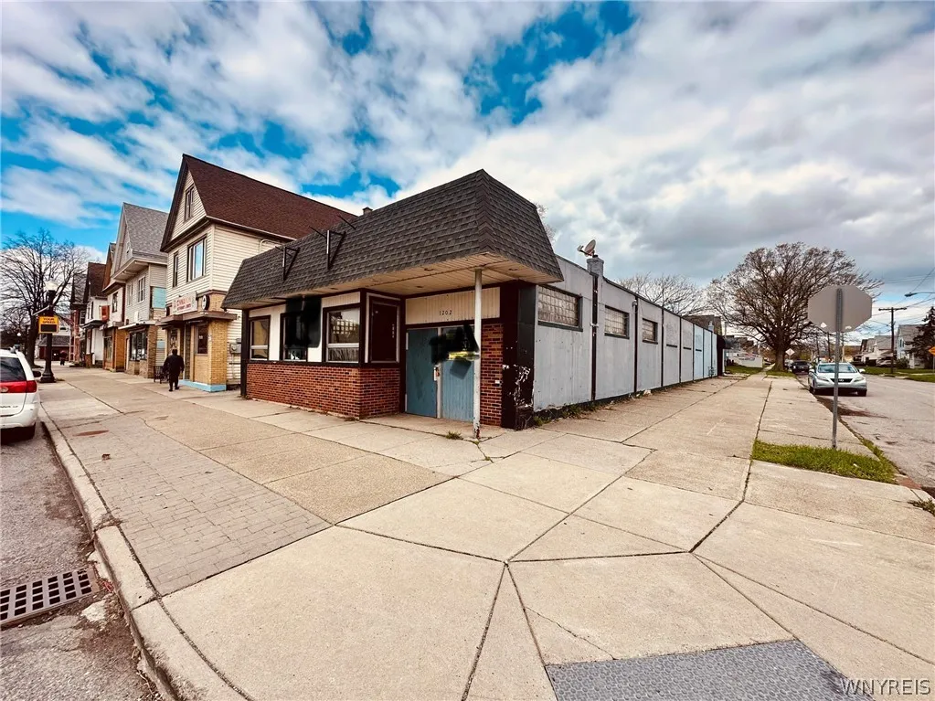 1202 East Lovejoy Street, Buffalo, New York 14206, Buffalo, New York 14206, ,Commercial Sale,For Sale,1202 East Lovejoy Street, Buffalo, New York 14206,0,B1675265